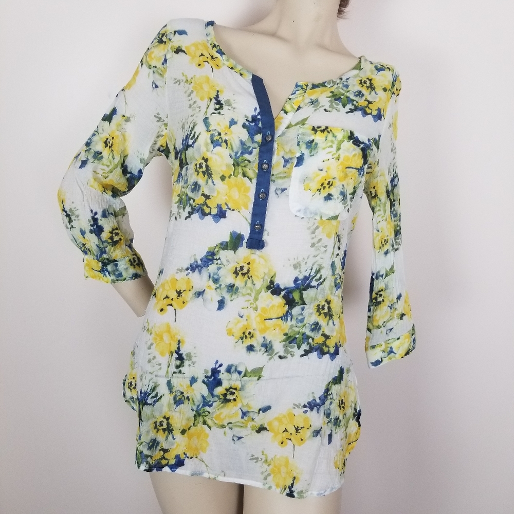 Aratta silent journey top with yellow floral